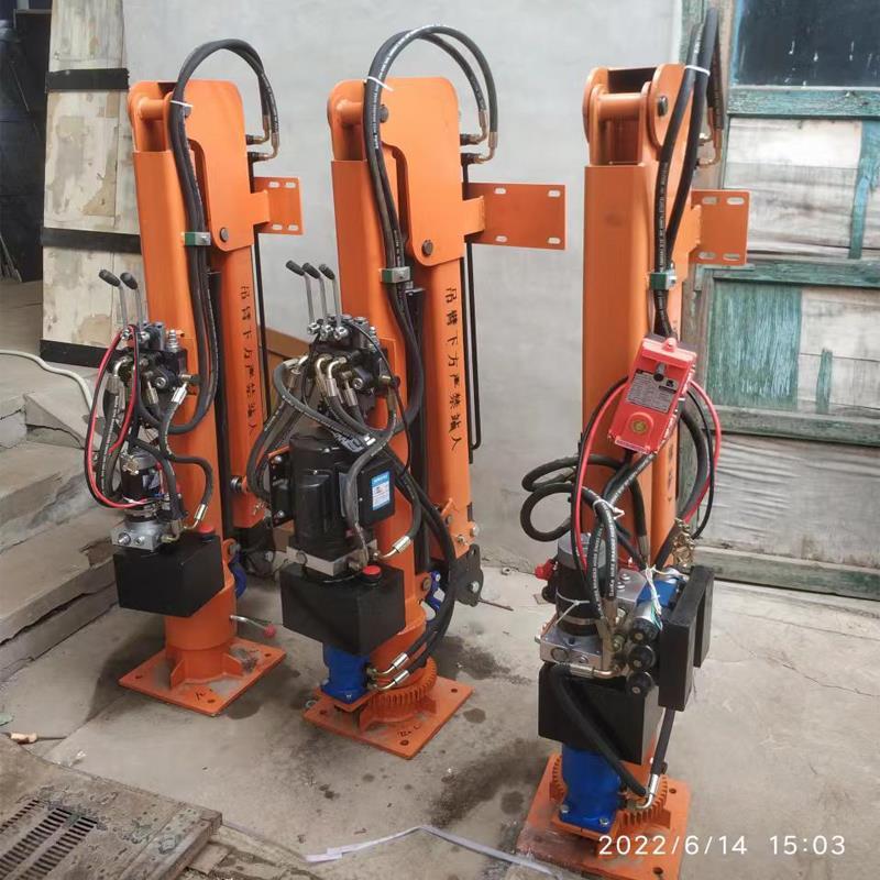 丰滨乡重汽蓝牌随车吊 3.2吨 国六动力强 液压驱动 农用自卸起重机